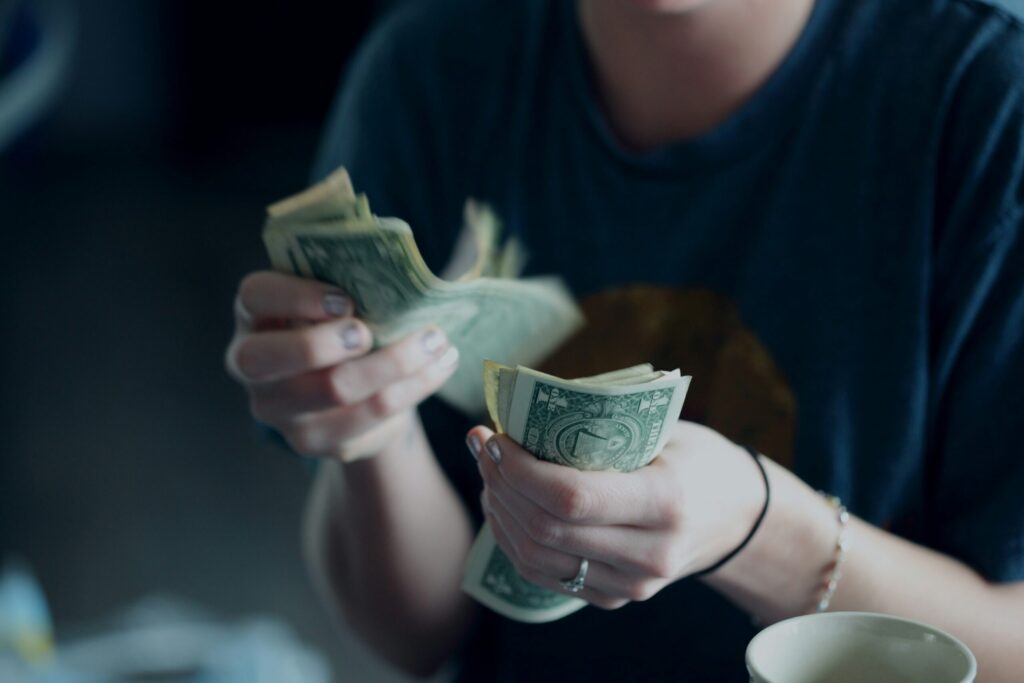 お金
