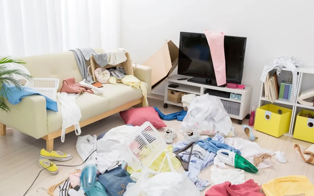 散らかっている部屋