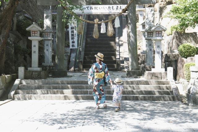 恵方参りで願望成就を目指す神社参拝の様子