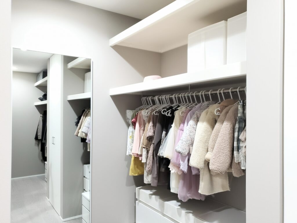 ミニマリストのクローゼット整理術